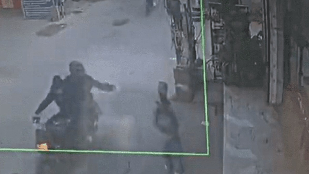 Dehli School girl Acid Attack  : Victims frind among 3 accused being arrest, know the latest devlopment in the case.