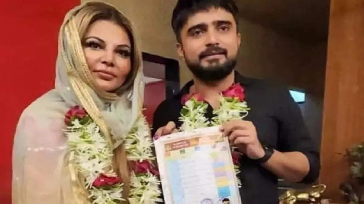 Celebrations : Wedding Pictures of Rakhi Sawant goes viral on Social Media
