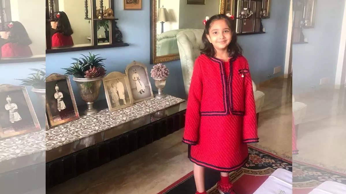 6 year old gets a Bravery Award in Ahmedabad on Republic day