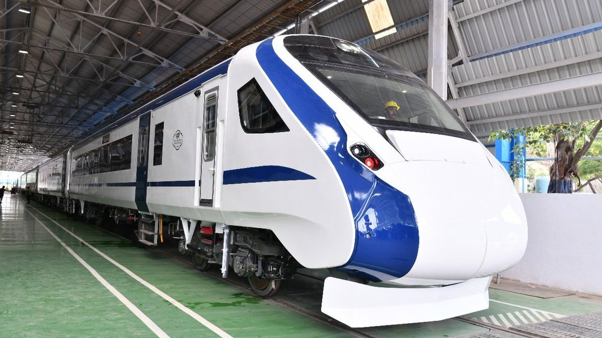 Successful 4 years of Delhi-Varanasi Vande Bharat