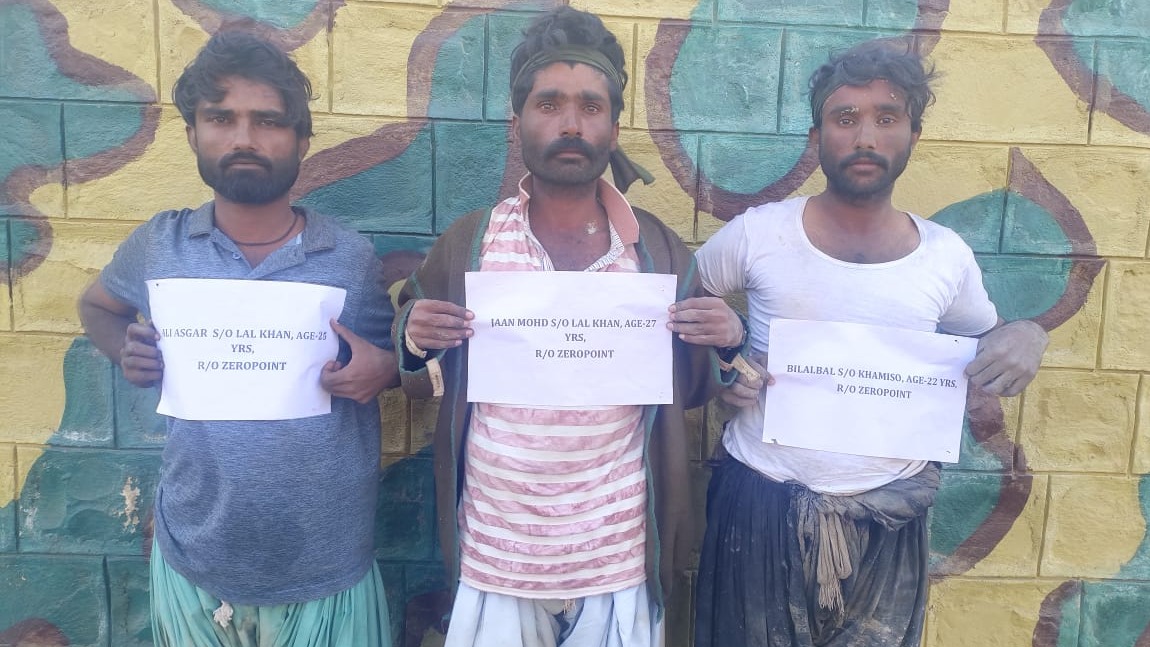 Breaking news: BSF NABS 03 PAK FISHERMEN FROM HARAMI NALLA