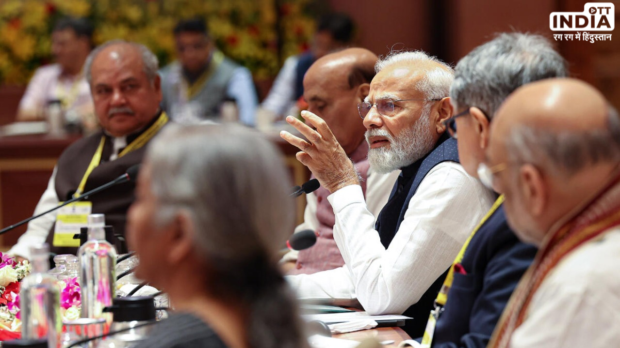 Prime Minister Modi meets with his cabinet to talk about policy.
