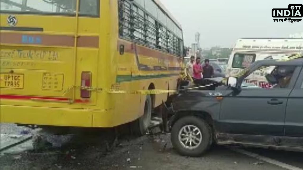 CCTV footage: bus-car crash on Delhi-Meerut Motorway kills six.
