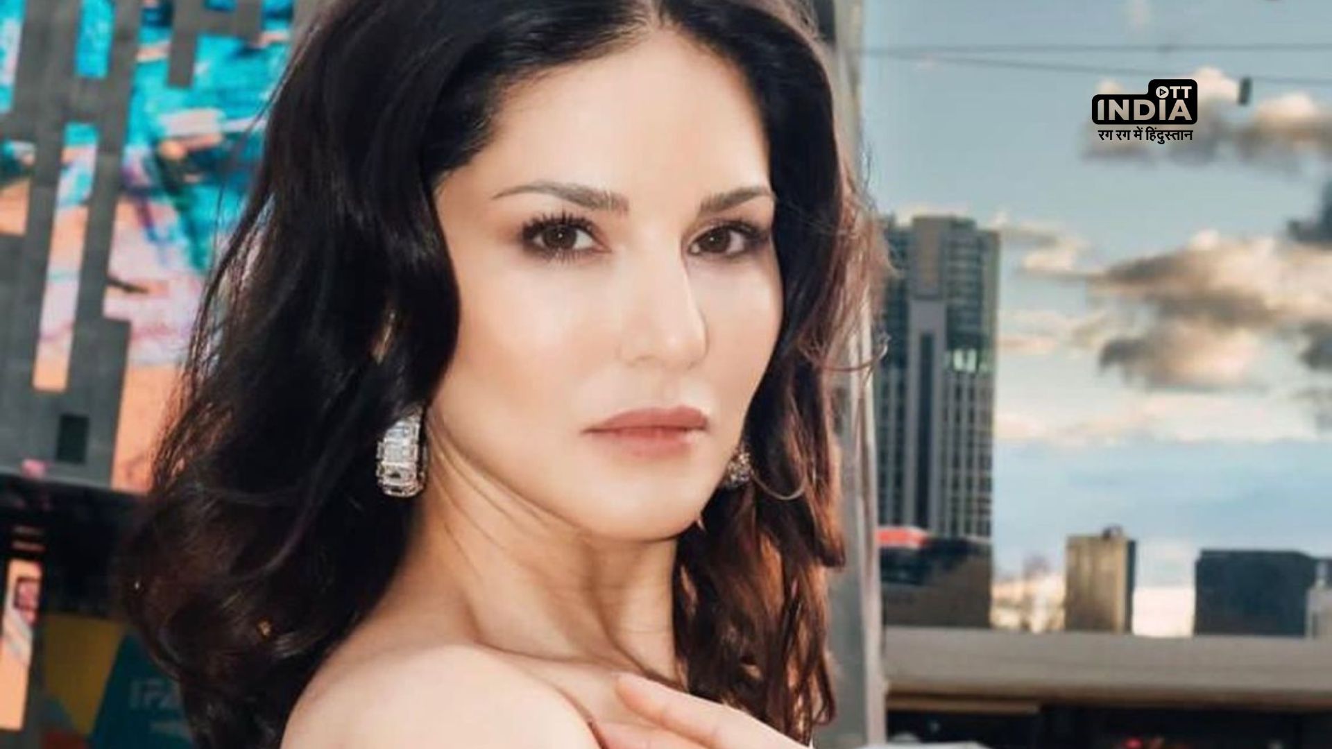 Sunny Leone Introduces her beauty line on a fashion platform