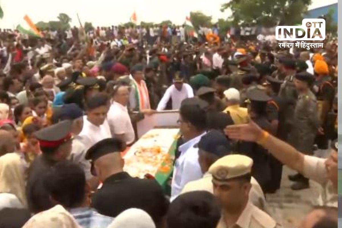 People in large numbers payed last respect to martyrs of Anantnag