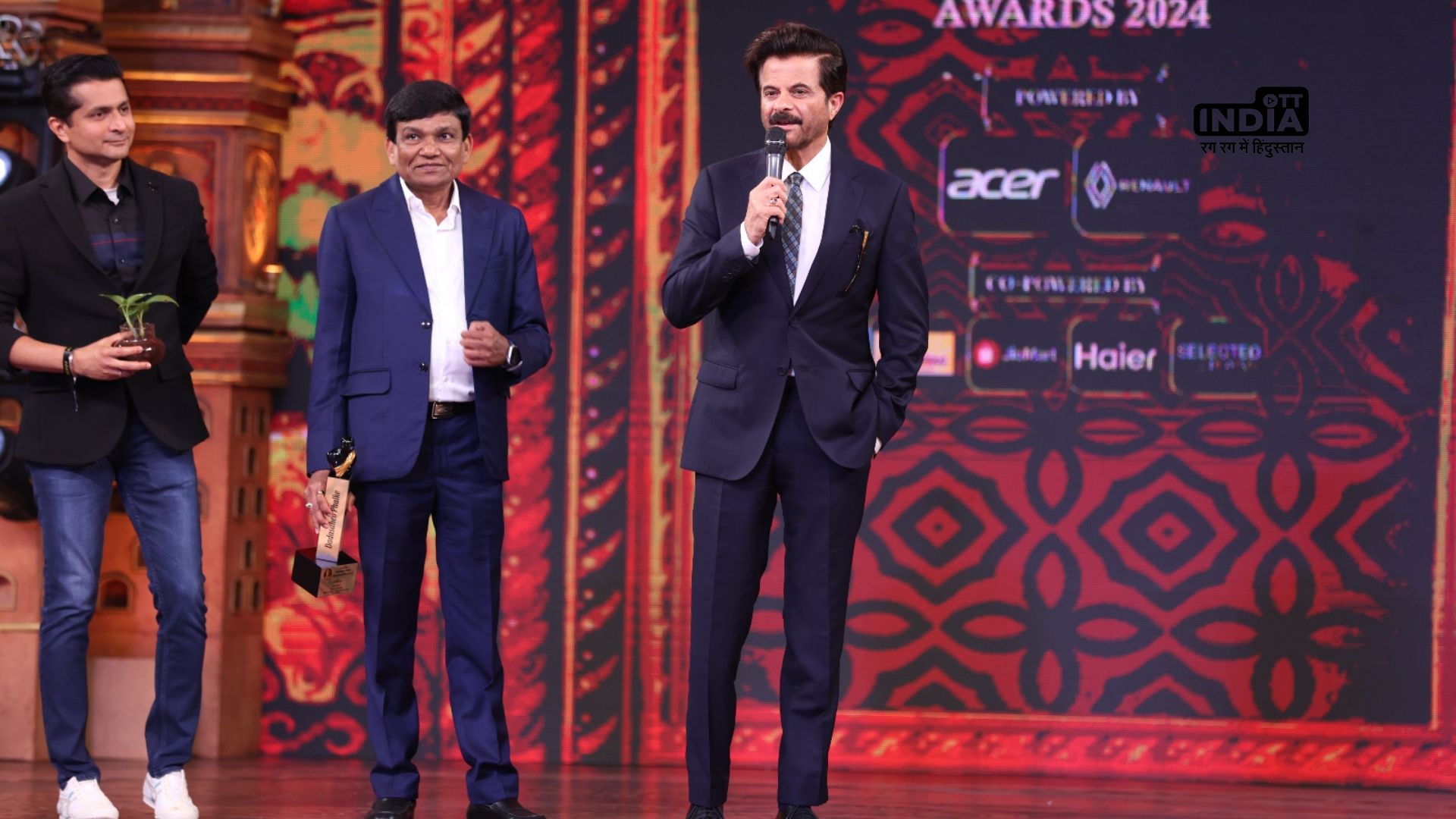 Heres whom Cinema Icon Anil Kapoor dedicated his Dadasaheb Phalke award to...