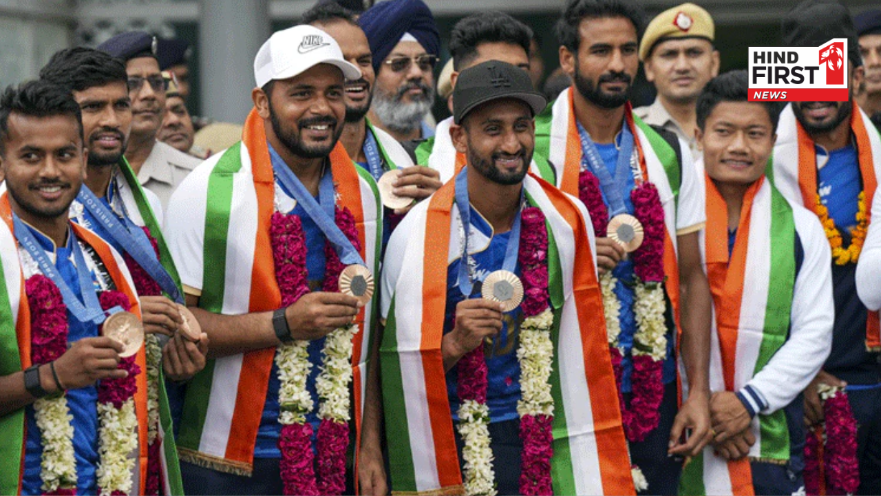 Indian Mens Hockey Team Receives Warm Welcome at Delhi Airport