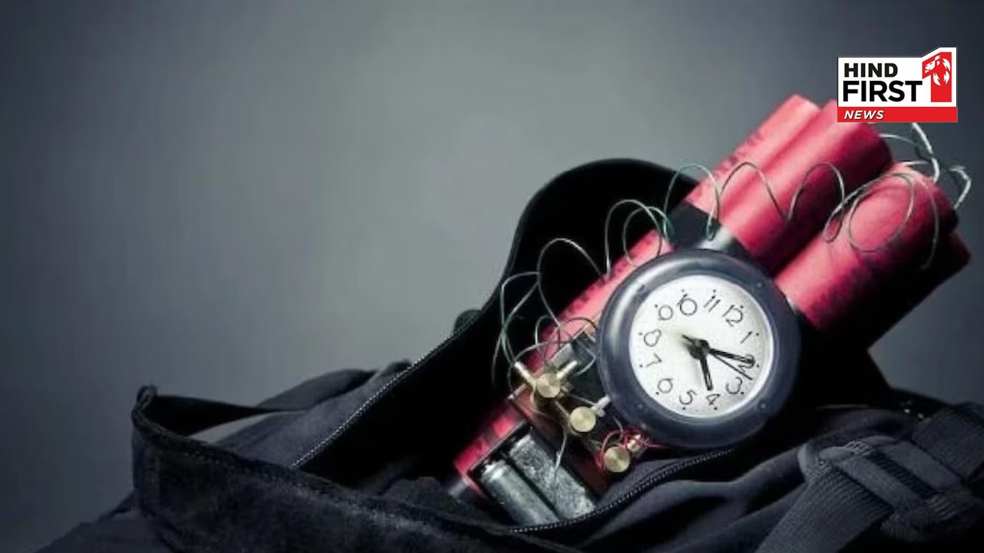 Bomb several hotels in Lucknow, chaos ensues, names of all are written in the mail