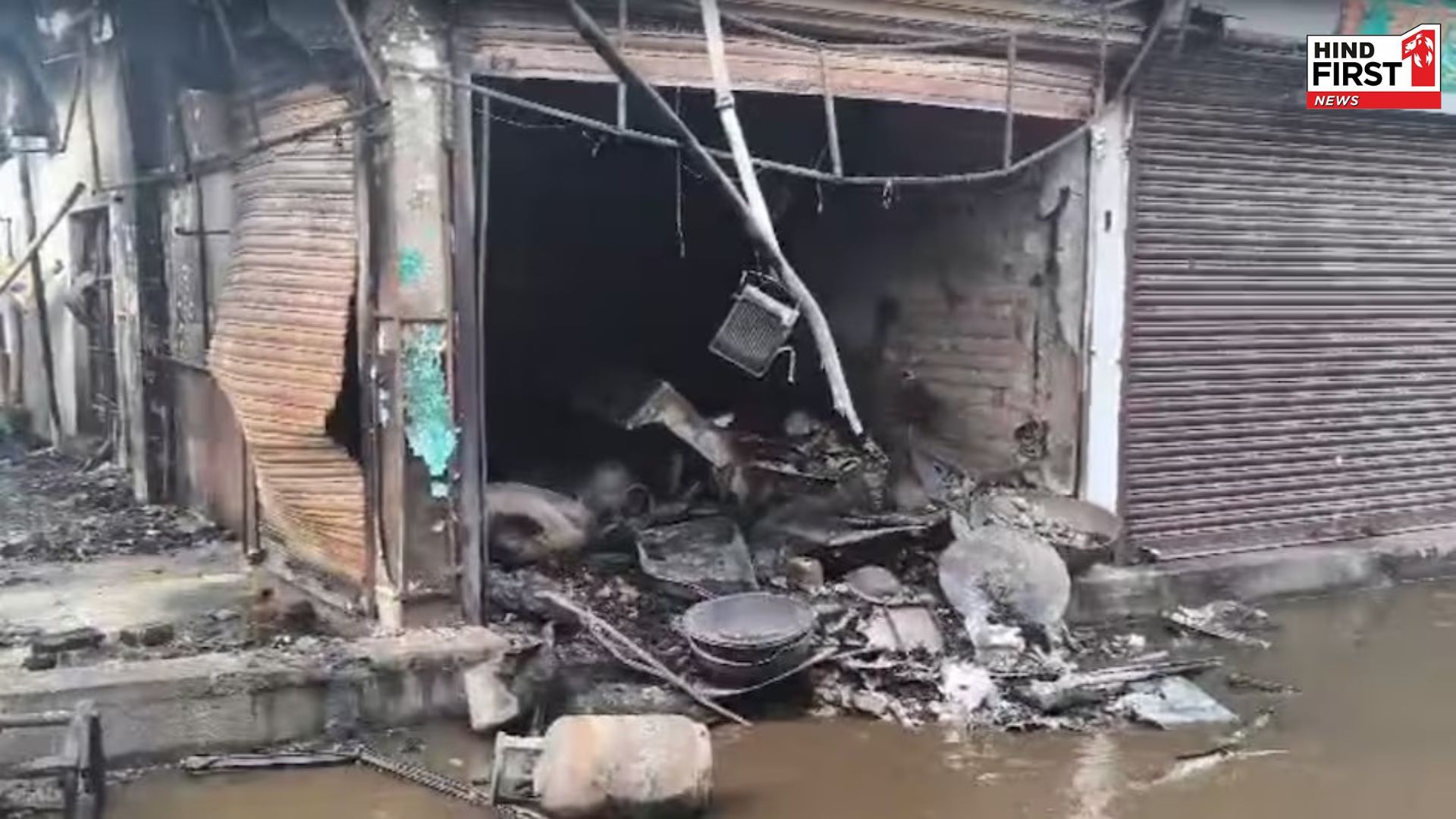 LPG cylinder explodes in sweet shop of Patna, Bihar, one dead