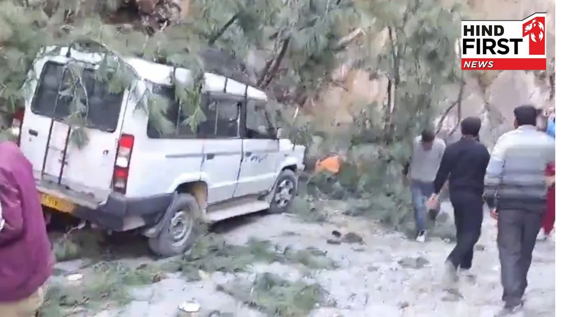 Tragic accident due to landslide in Manikaran, Himachal... 6 including 3 women died, 5 injured