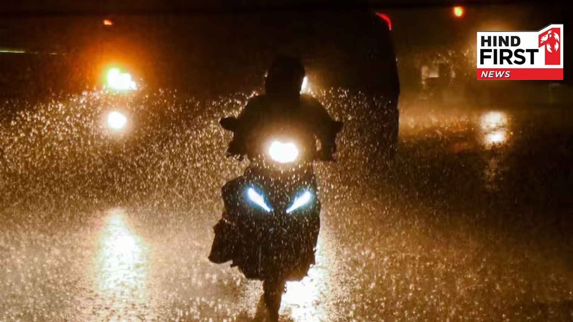 Heavy Rain And Strom Lashes Out In Delhi-NCR, Hail Fell In Many Areas