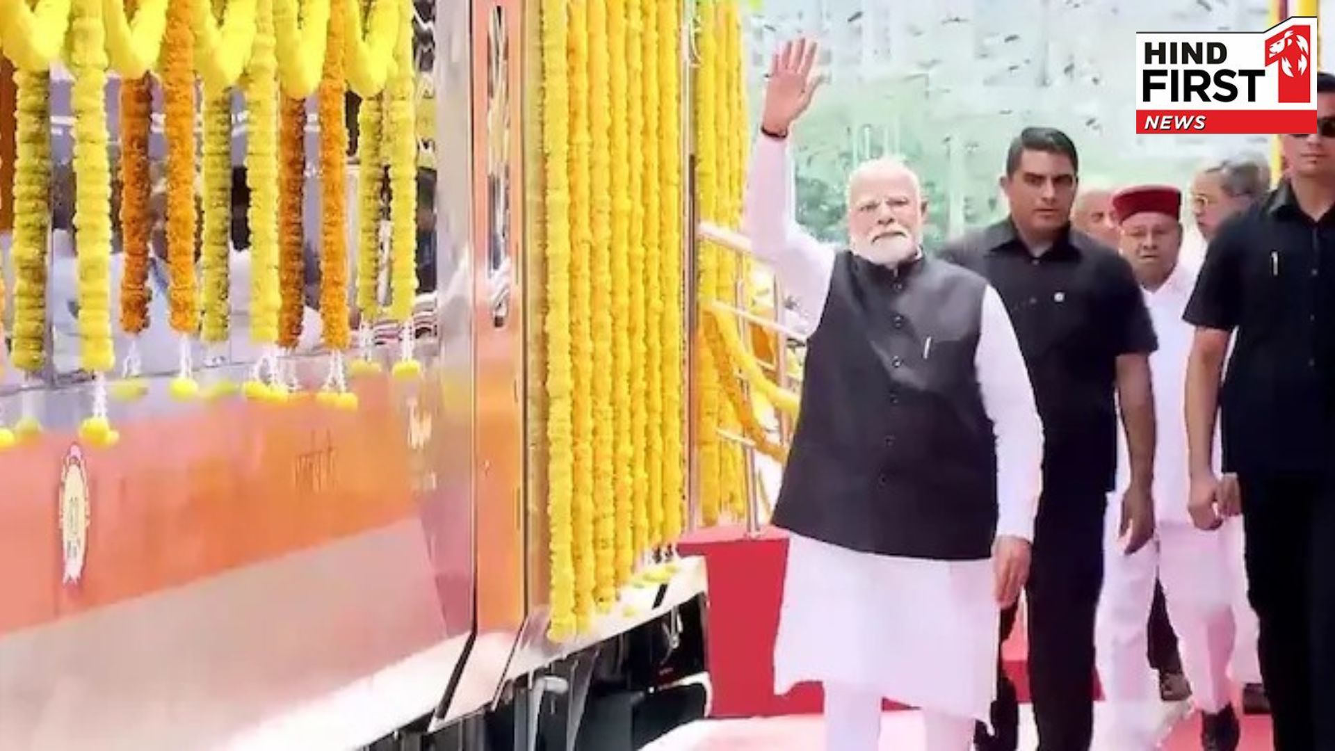 Vande Bharat train is binding the nation in the thread of speed, convenience and self-reliance