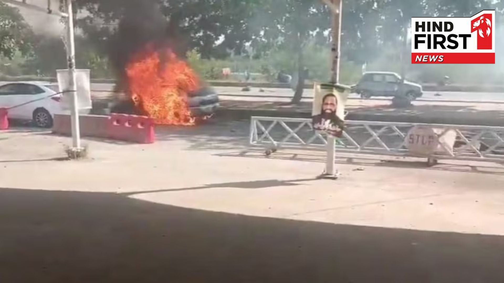 Suicide attack near Islamabad court in Pakistan, car turns into a ball of fire... 12 killed