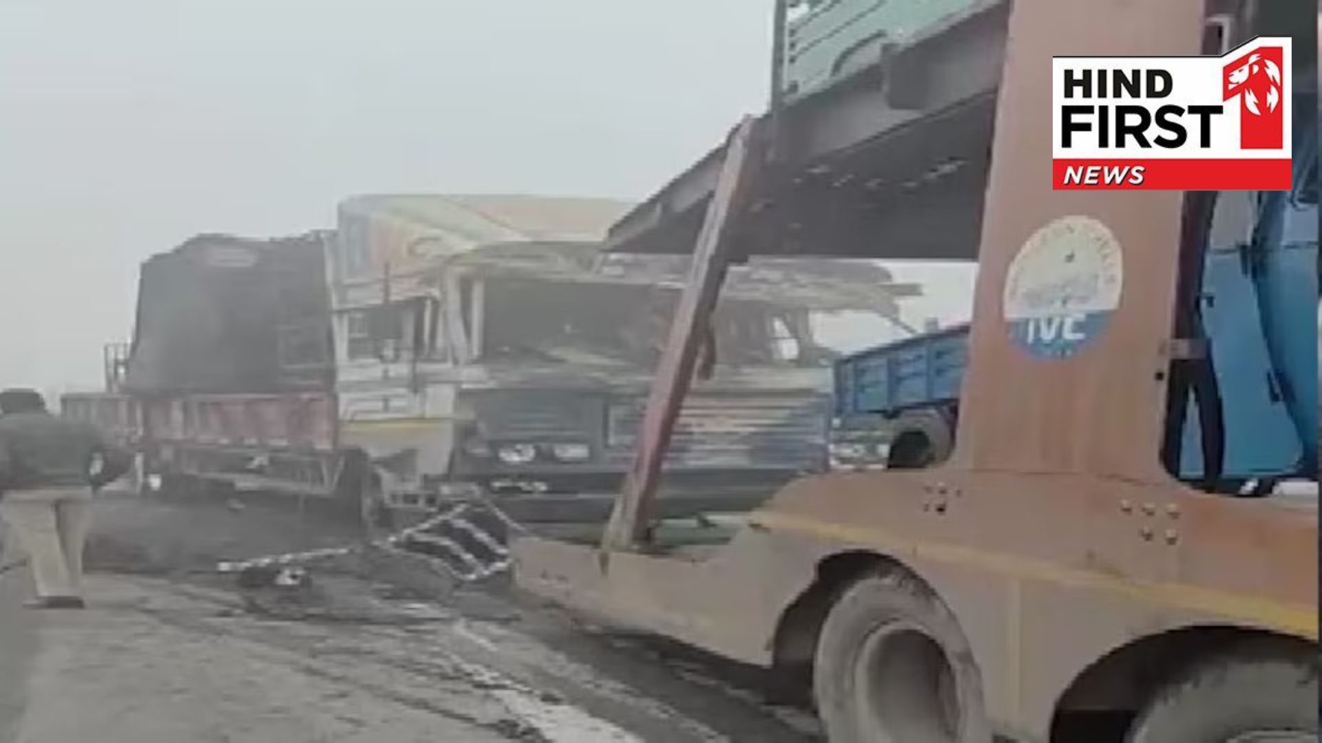 Dense Fog Turns Deadly! 12 Vehicles Collide on Greater Noida Highway... Several Injured